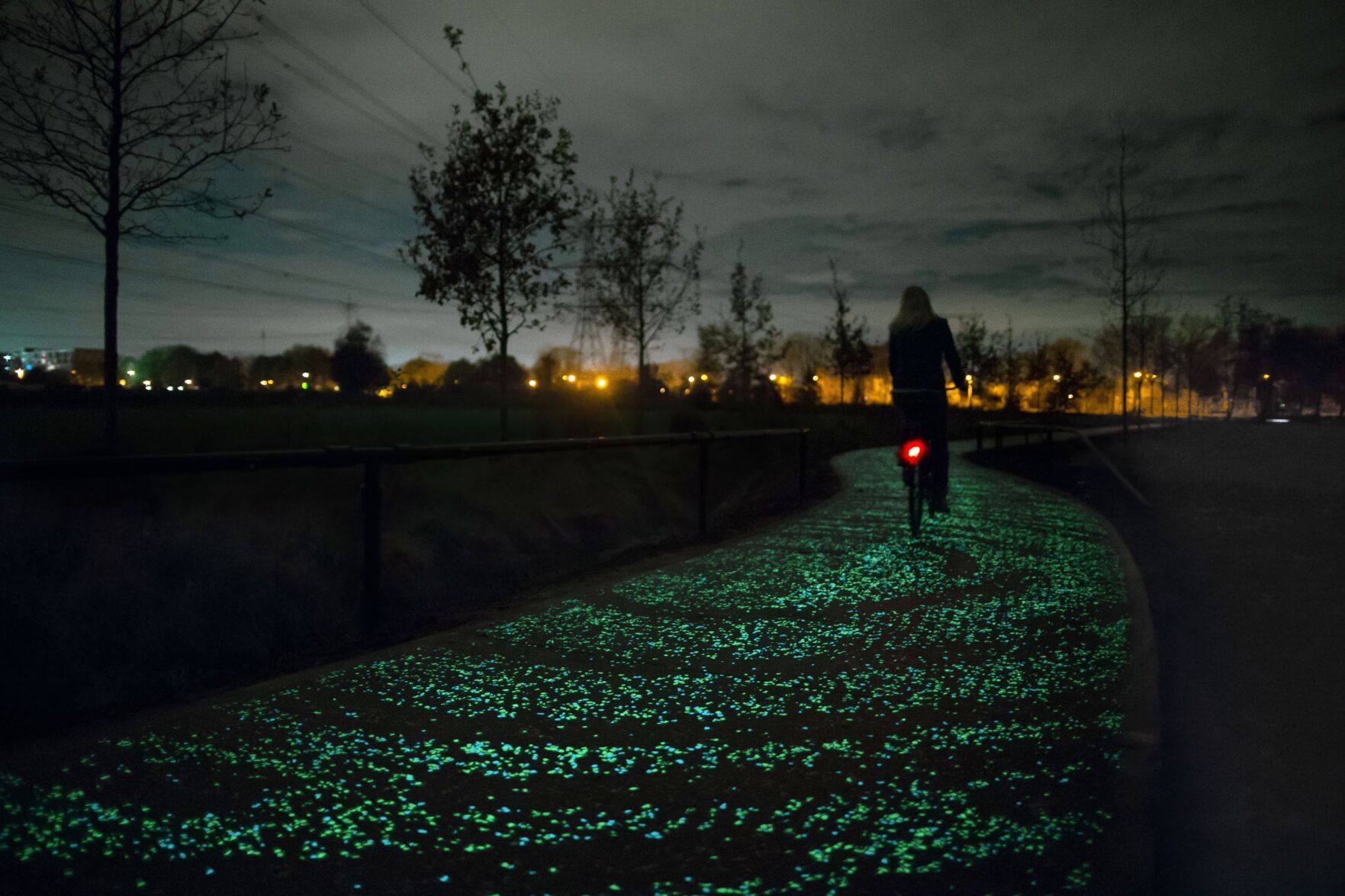 050521_MNS_MODA_bikes_006 Daan Roosegaarde Van Gogh Bike Path